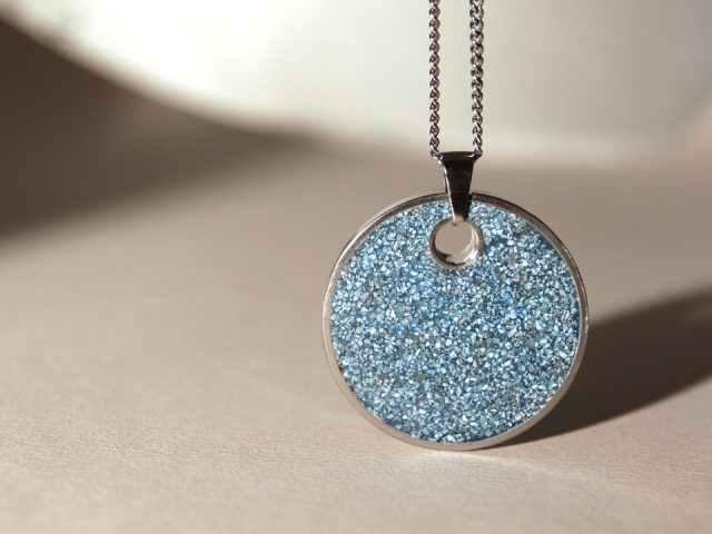 Best ideas for women's day gifts
fancy jewelry pendent for women